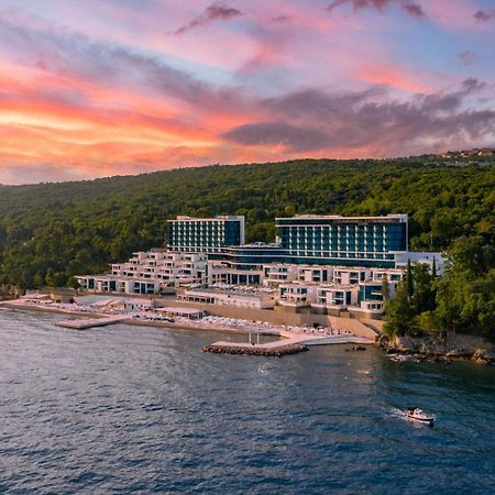 Hilton Rijeka Costabella Beach Resort And Spa Exterior foto
