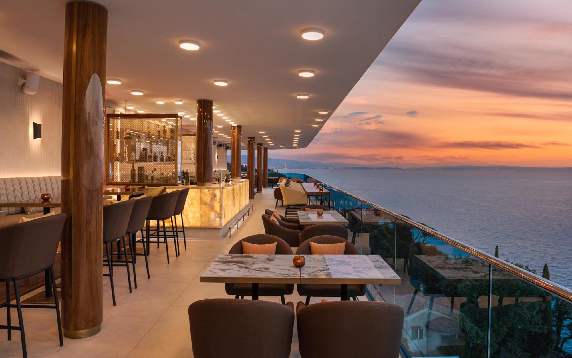 Hilton Rijeka Costabella Beach Resort And Spa Exterior foto